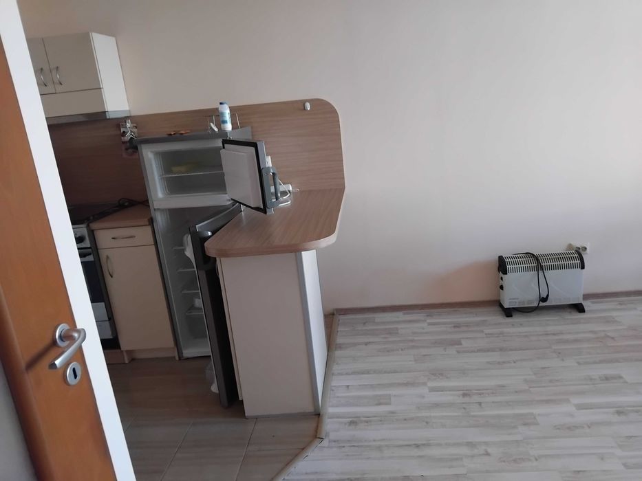 Под наем обзаведен апартамент в центъра на София. Цена 500 евро. Тел. за връзка 0886854164.