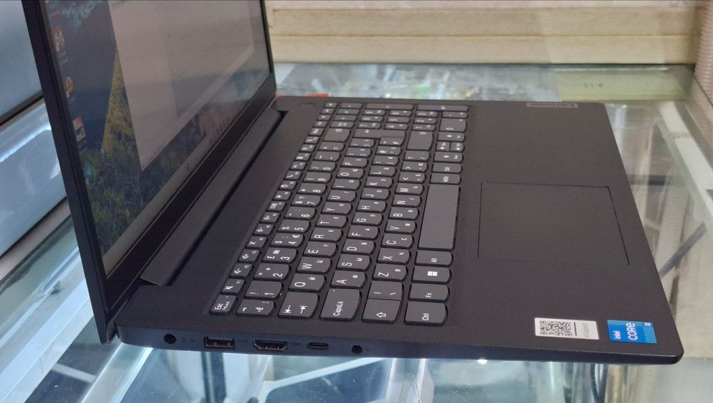 Lenovo ideapad  i3