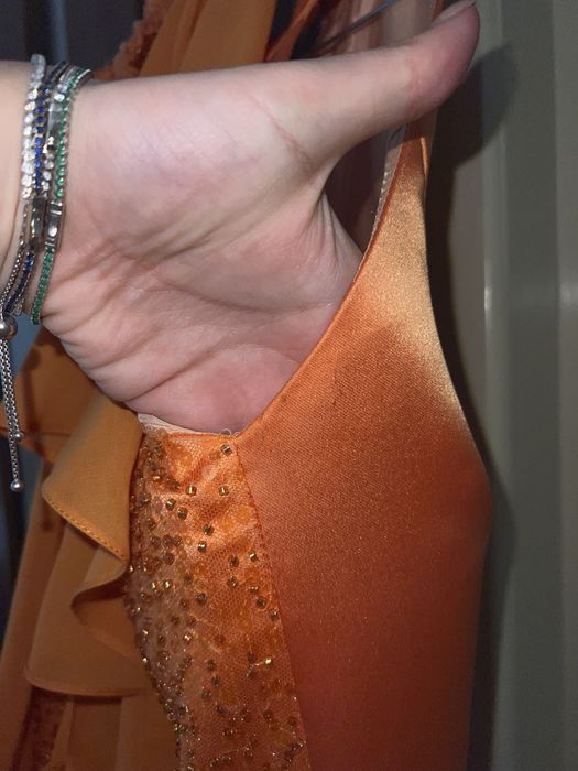 Rochie cusuta manual