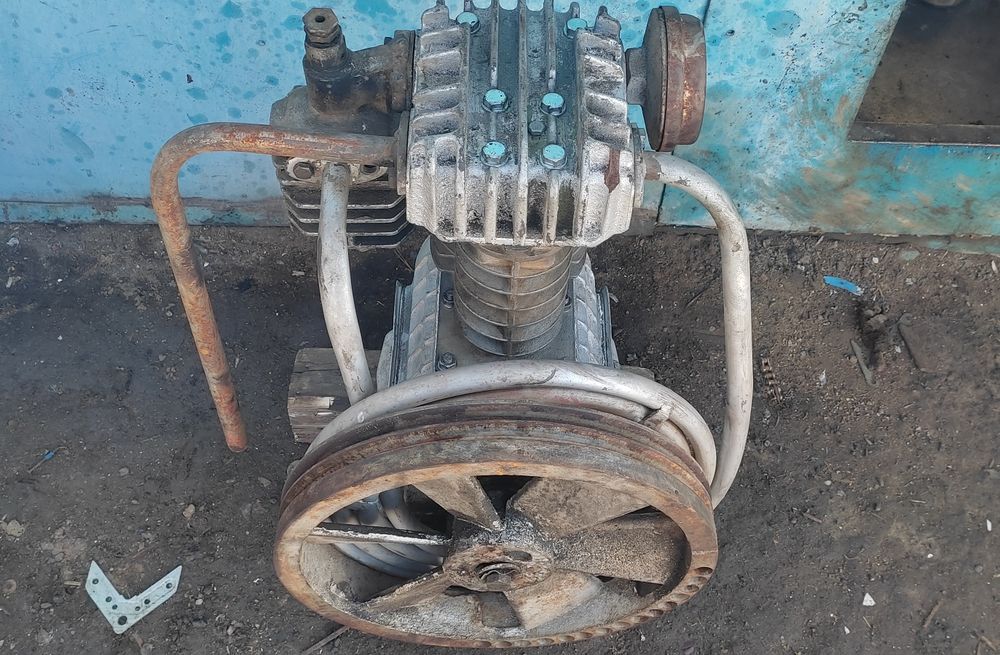 Продам Компрессор.