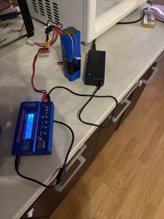 Лодка за захранка Carp Madess