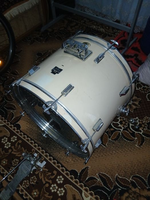 Tobă mare pentru urători revelion