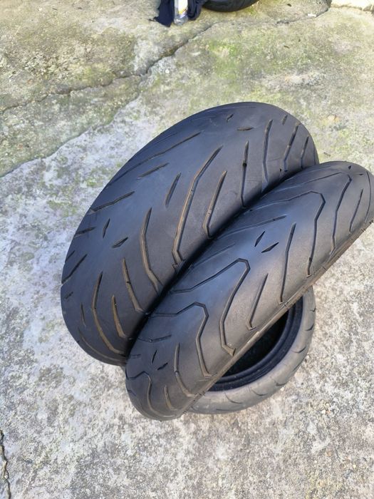 Pirelli Angel ST