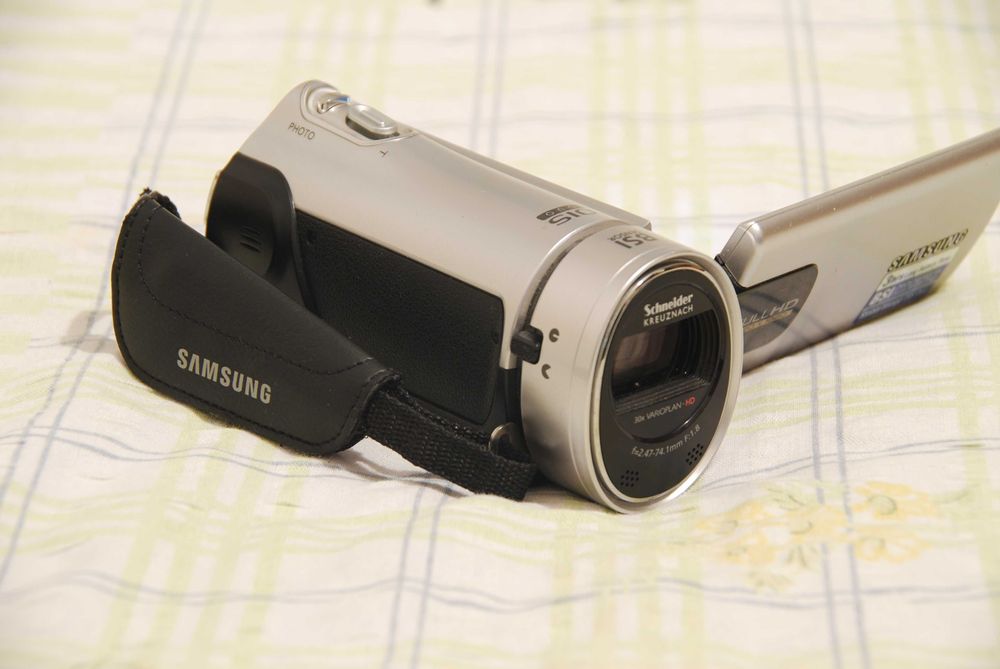 камера Samsung HMX-H300BP