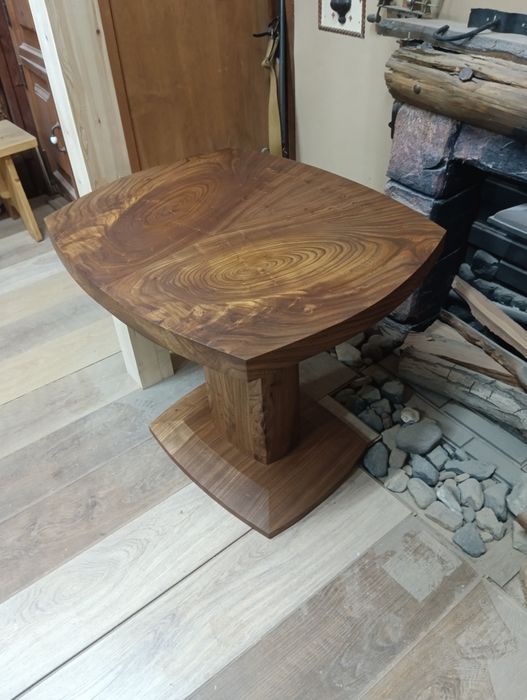Стол из карагача