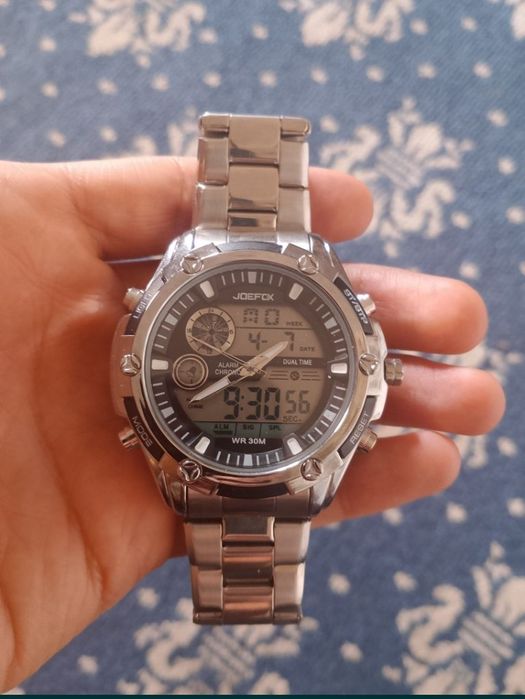 Joefox oʻta baquvvat suvga chidamli armiyski soat