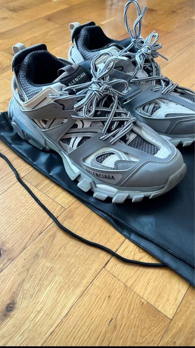 Balenciaga track
