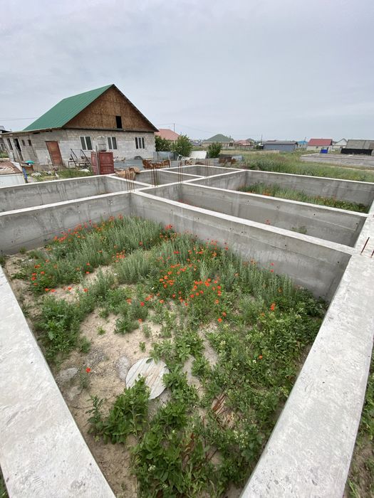 Продам участок с фундаментом Исаев