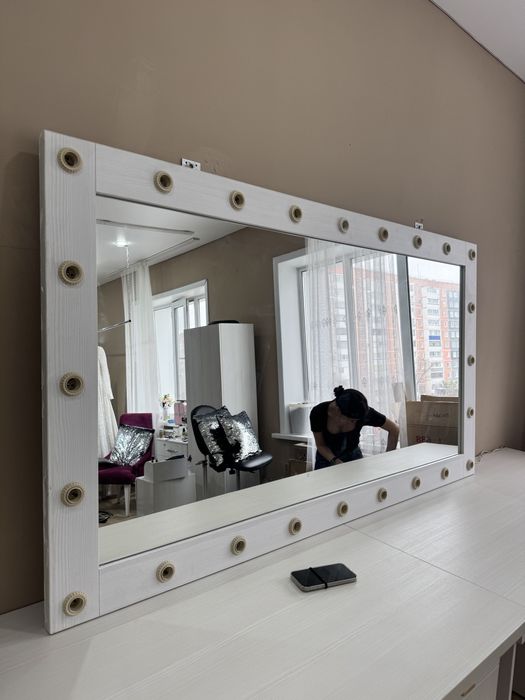 Зеркало с лампочками настенное, напольное