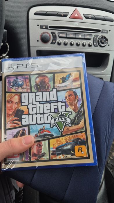 GTA V + точки за онлайн акаунт вътре