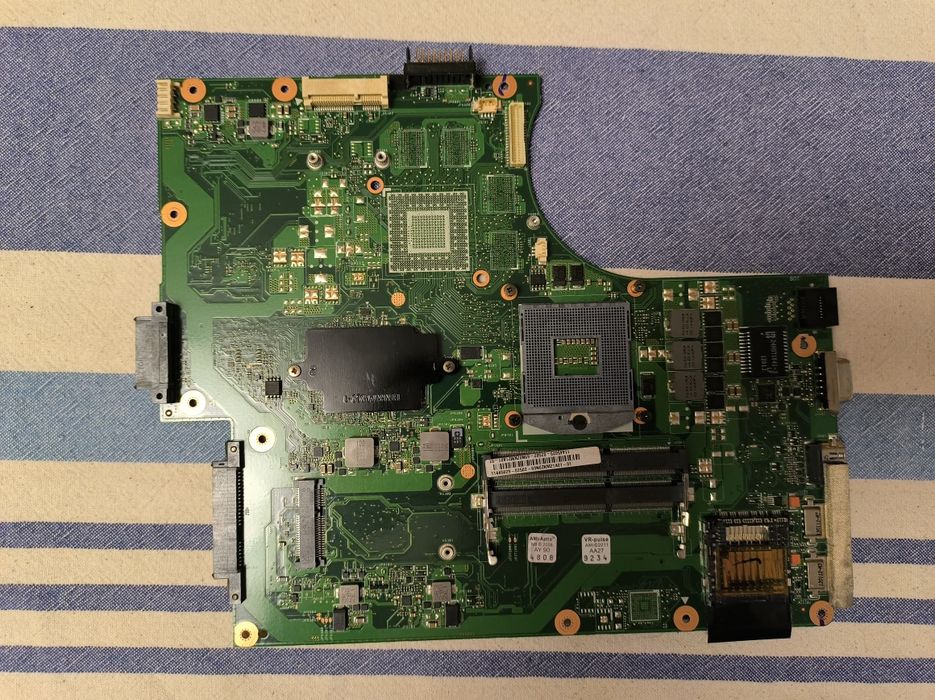 Лаптоп Дънни платки