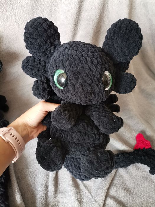 Ръчно плетена играчка Беззъб