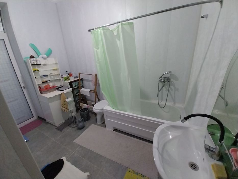 Nazarbek Tarnovda hovli sotiladi. Arzon narxda