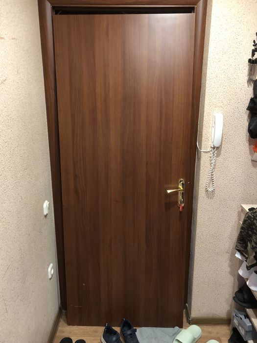 Продам межкомнатную дверь