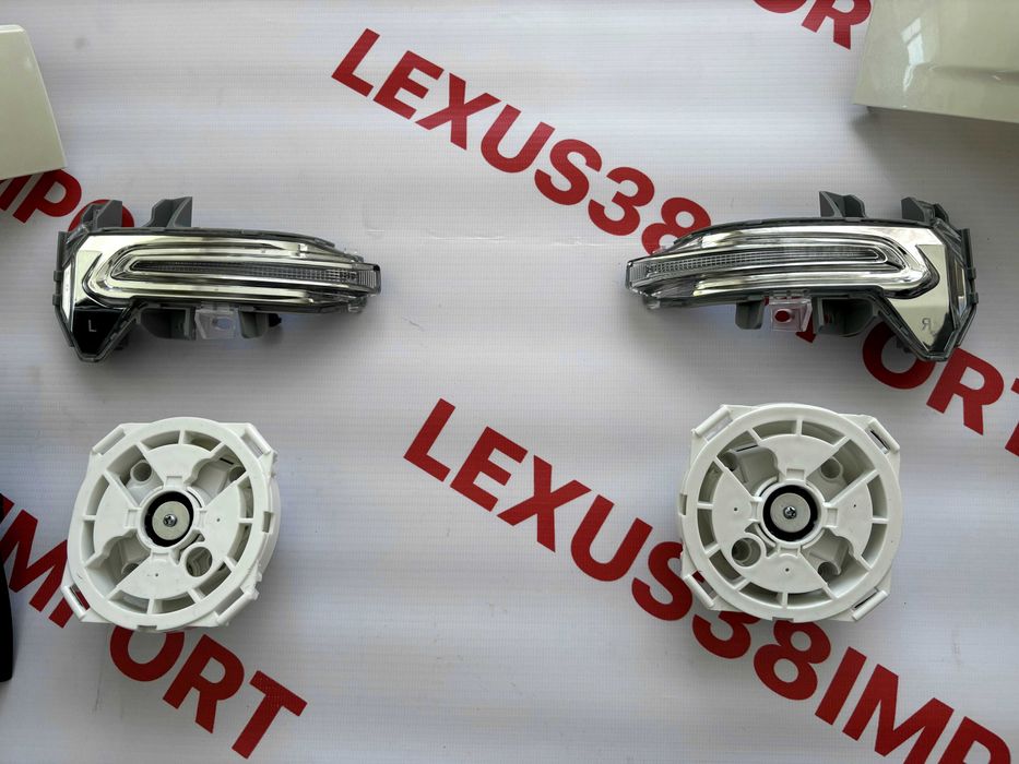 Зеркало Toyota Land Cruiser 300