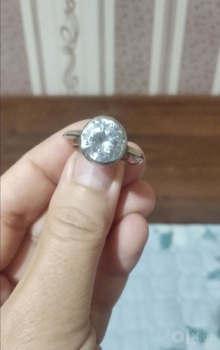 Серебряное кольцо.