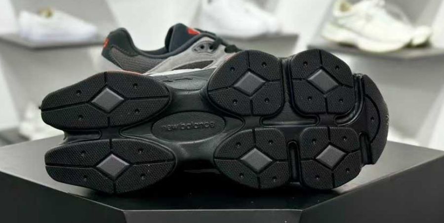 Нови мъжки маратонки New Balance 9060 черно сиво