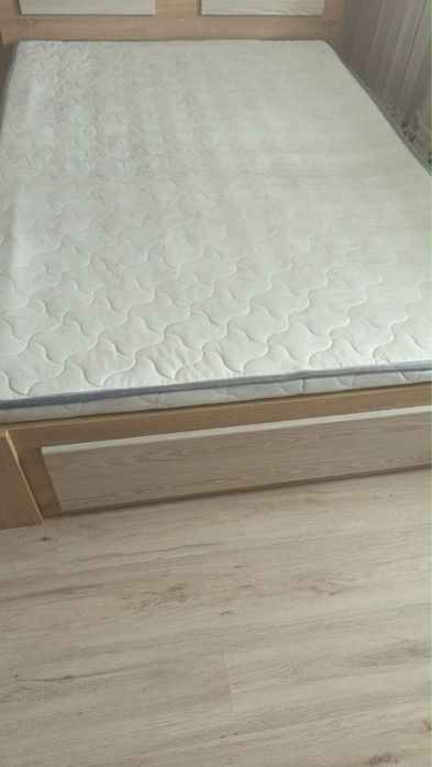 Продам матрас в хорошем состояний