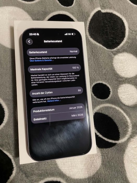 Iphone 17 с гаранция почти нов