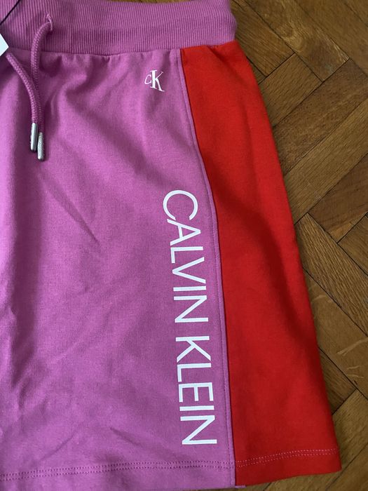 Детска отигинална пола CALVIN KLEIN- за 14 години