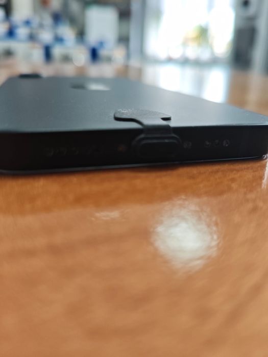 Продам Iphone 16e 128Гб