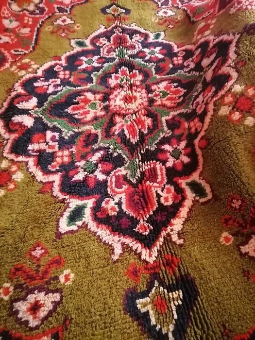 Китеник шарен с фигури