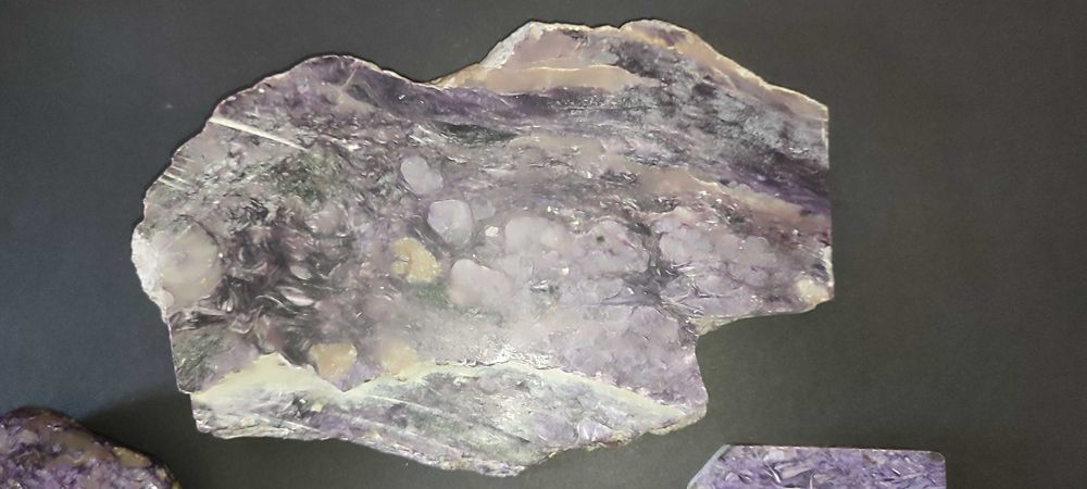 Чароит поделочный камень