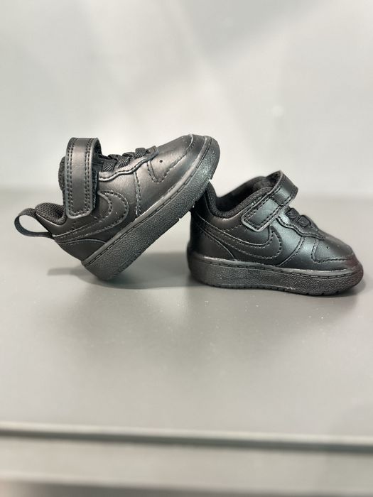 Чисто нови обувки Найк