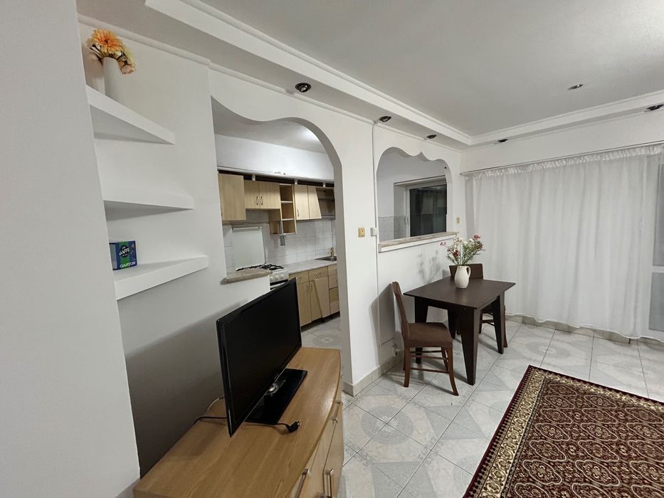 Închiriez apartament -Nicolina