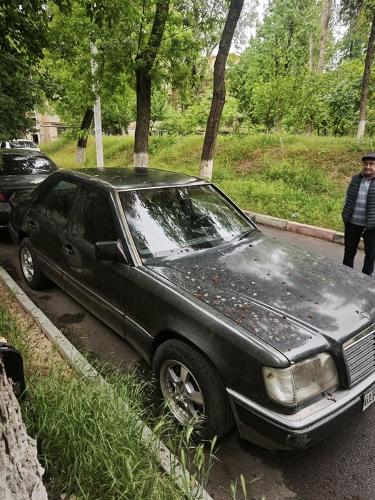 Mercedes-Benz E 220 1993 — 7