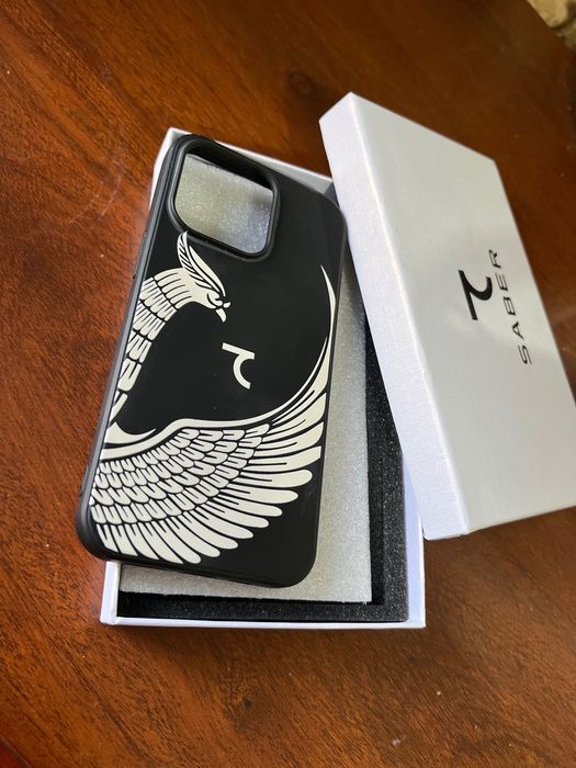 I phone 13 pro korpusi Saber logotipli, sifatli karobkasi bilan