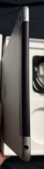 Apple iPad 6th Gen, WiFi+Cellular, ПЕРФЕКТЕН