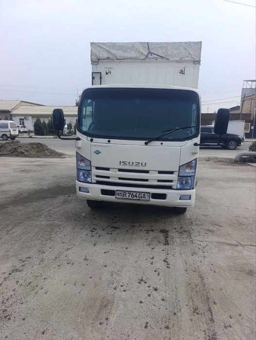 Isuzu yuk avtomashinasi srochno sotiladi