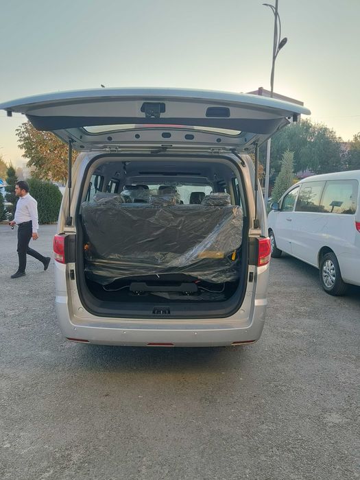 JAC M4 8+1 seats minnivan