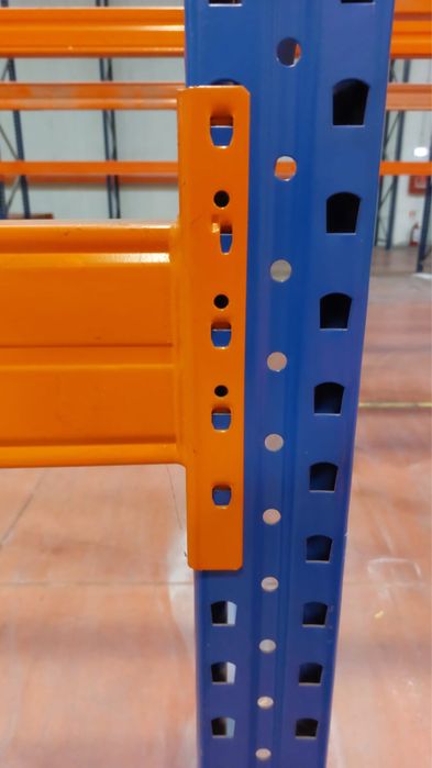 Rafturi metalice industriale