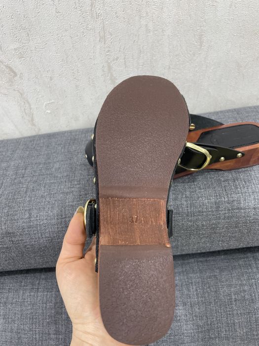 Новые кожаные сабо Mango