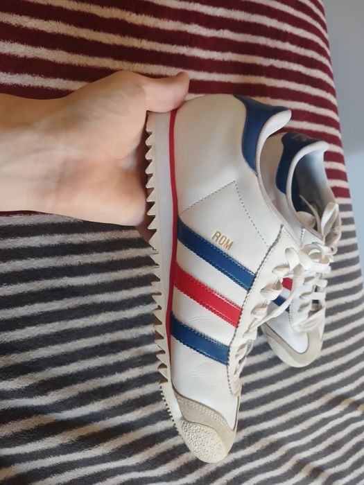 Маратонки Adidas Rom