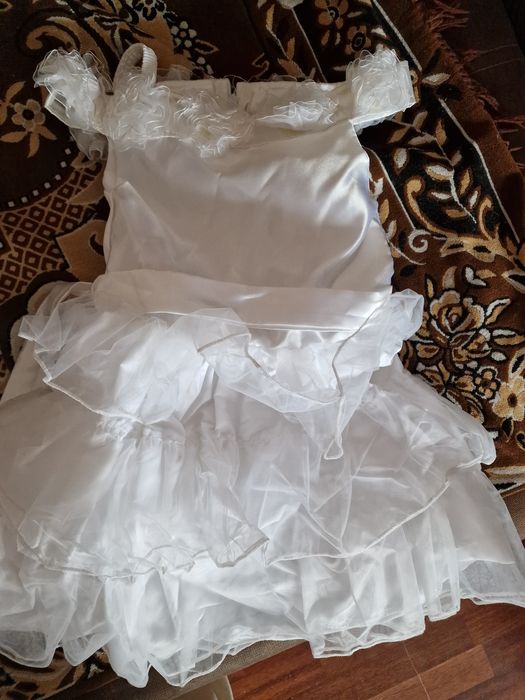 Нарядные платья для праздника