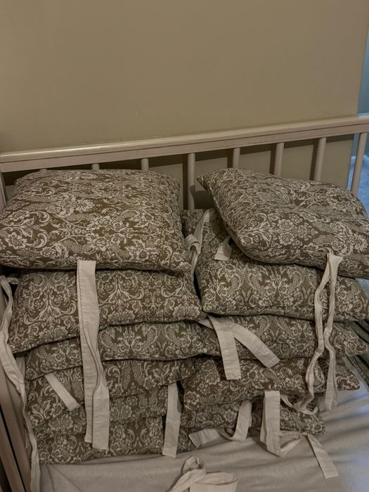 Кроватка младенческая