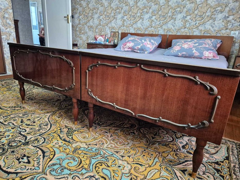 Две раздельные двухспальные кровати