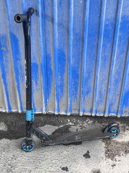 Трюкавой самокат продам