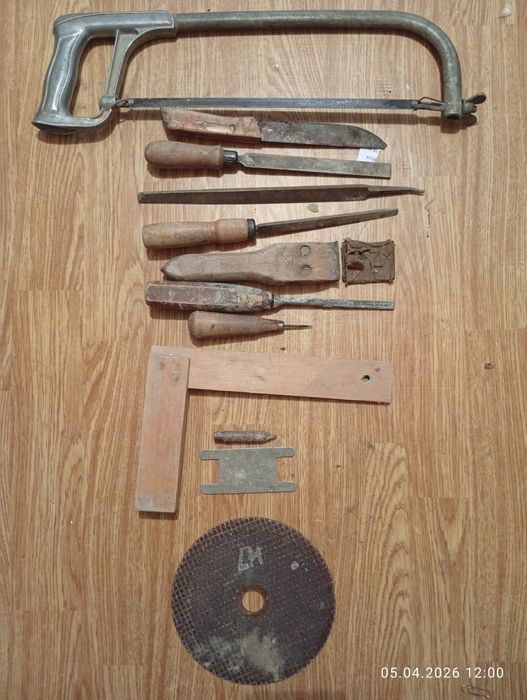 слесарные и плотницкий инструменты