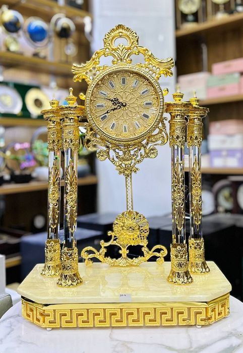 Роскошний настольные часы  серезний падарок