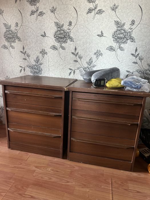 Продам срочно 2 тумбы