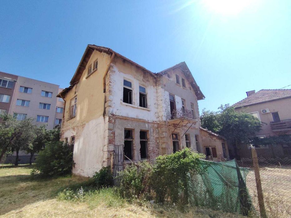 Къща в центъра  на гр. Бяла Слатина