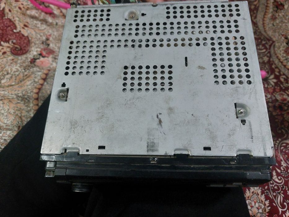 Avto magnitafon clarion diskavoy..KELISHAMIZ