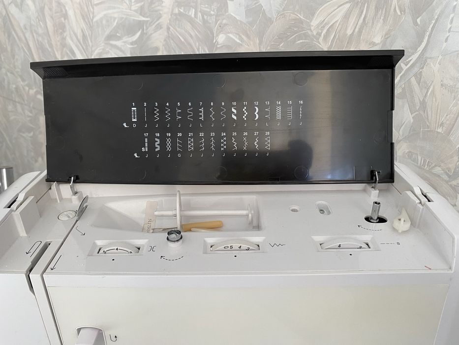 Швейная машина Bernette Bernina 15