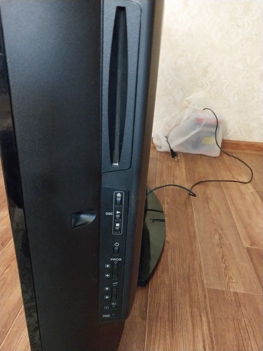 Телевизор..SONI Бравия не смарт тв.