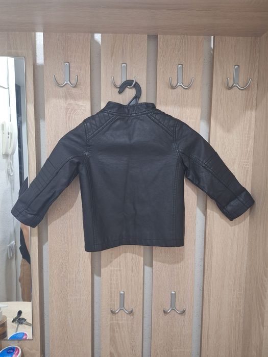 Продам детскую курточку