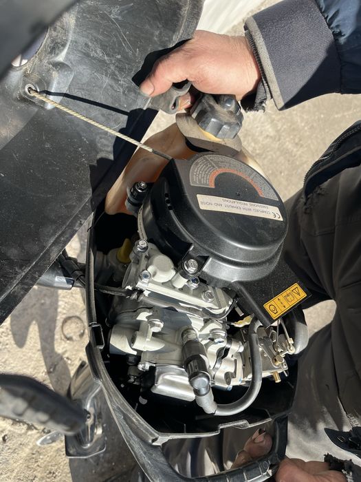 Извънбордов двигател за лодка Suzuki 2.5коня